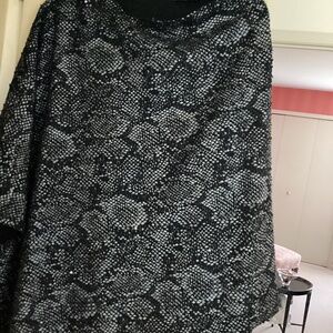 OSFA Amici Topper Poncho/Cape